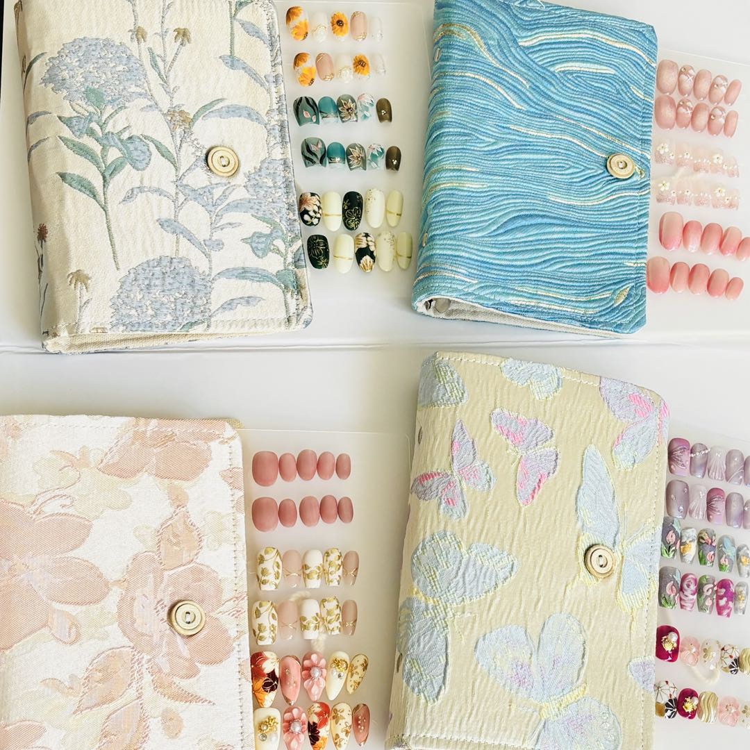 Press-on Nails Storage Binder Blue Bloom