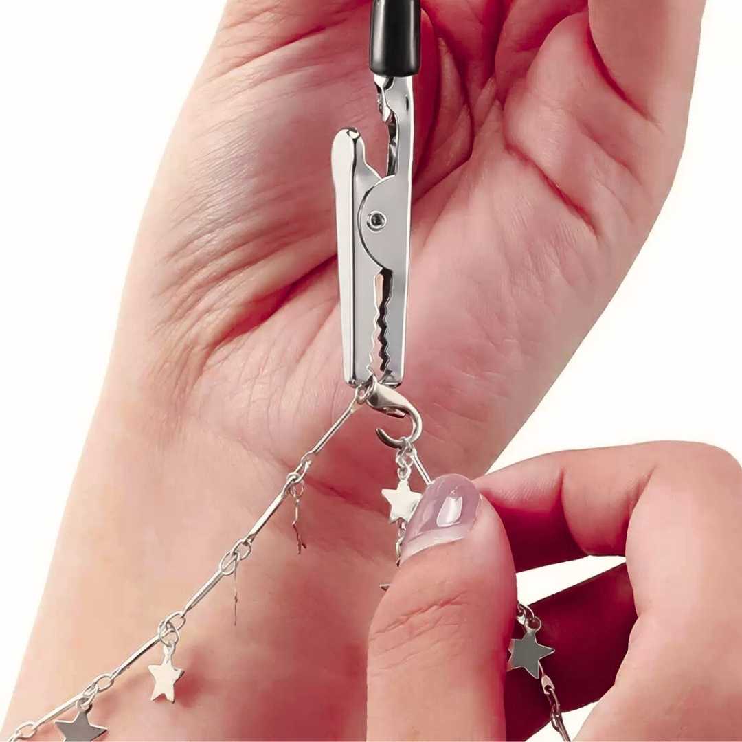 Easy Bracelet Clasp Helper for One-Hand Wear